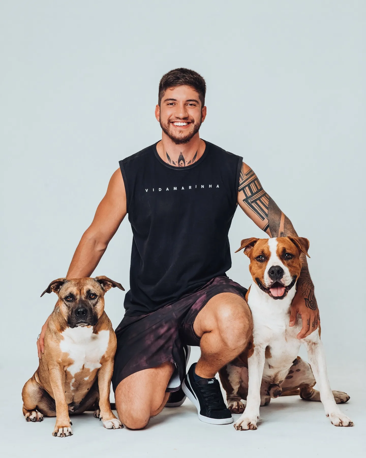Guilherme com seus cães na Matilha Equilibrada
